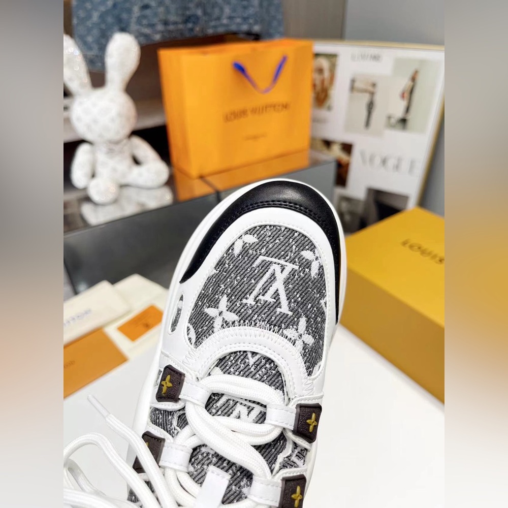 Louis Vuitton Archlight Sneakers  from Fall/Winter 2019 Collection🍡 - Picture 8 of 9